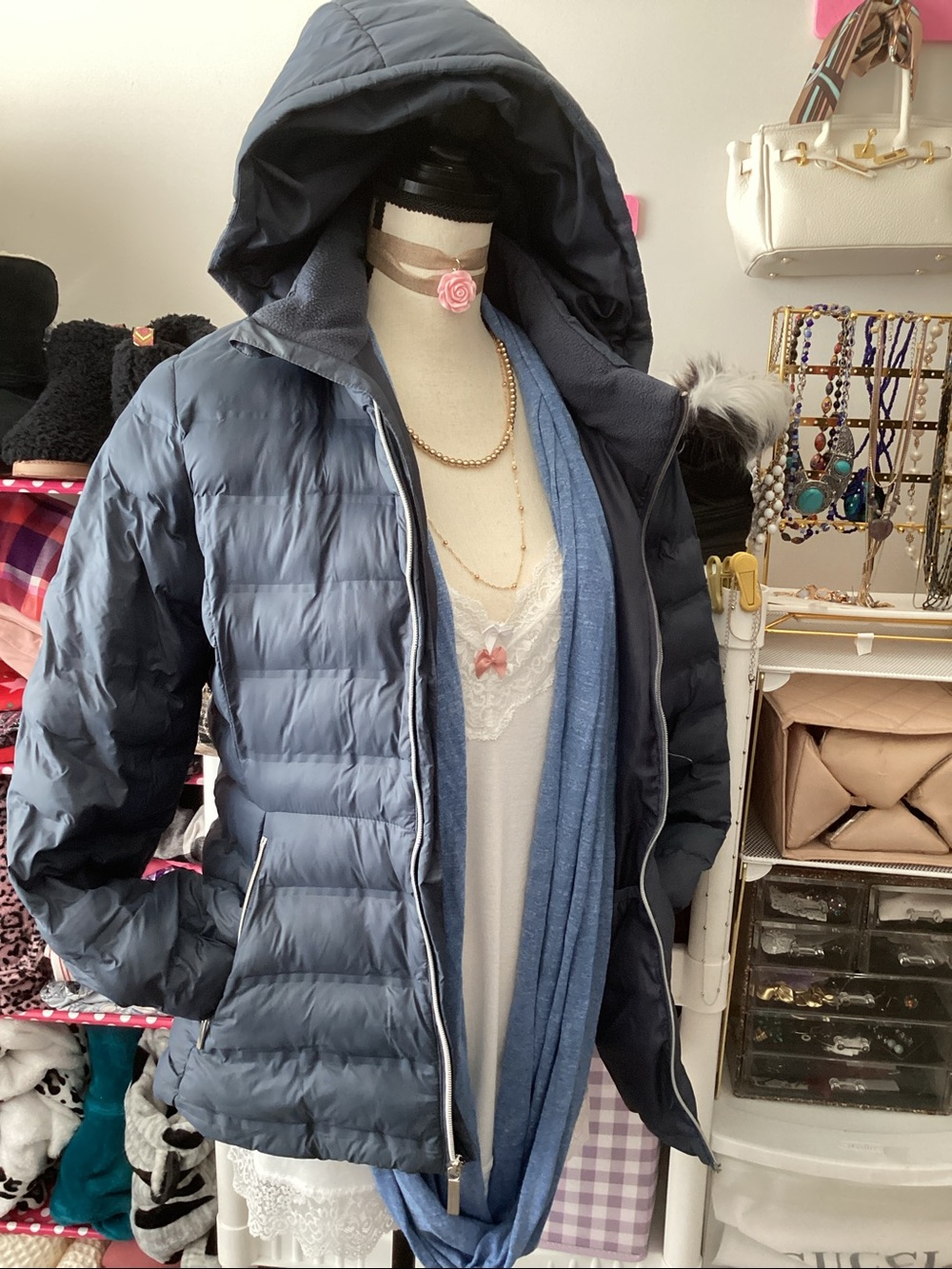 medium dark blue puffer packable,travel jacket